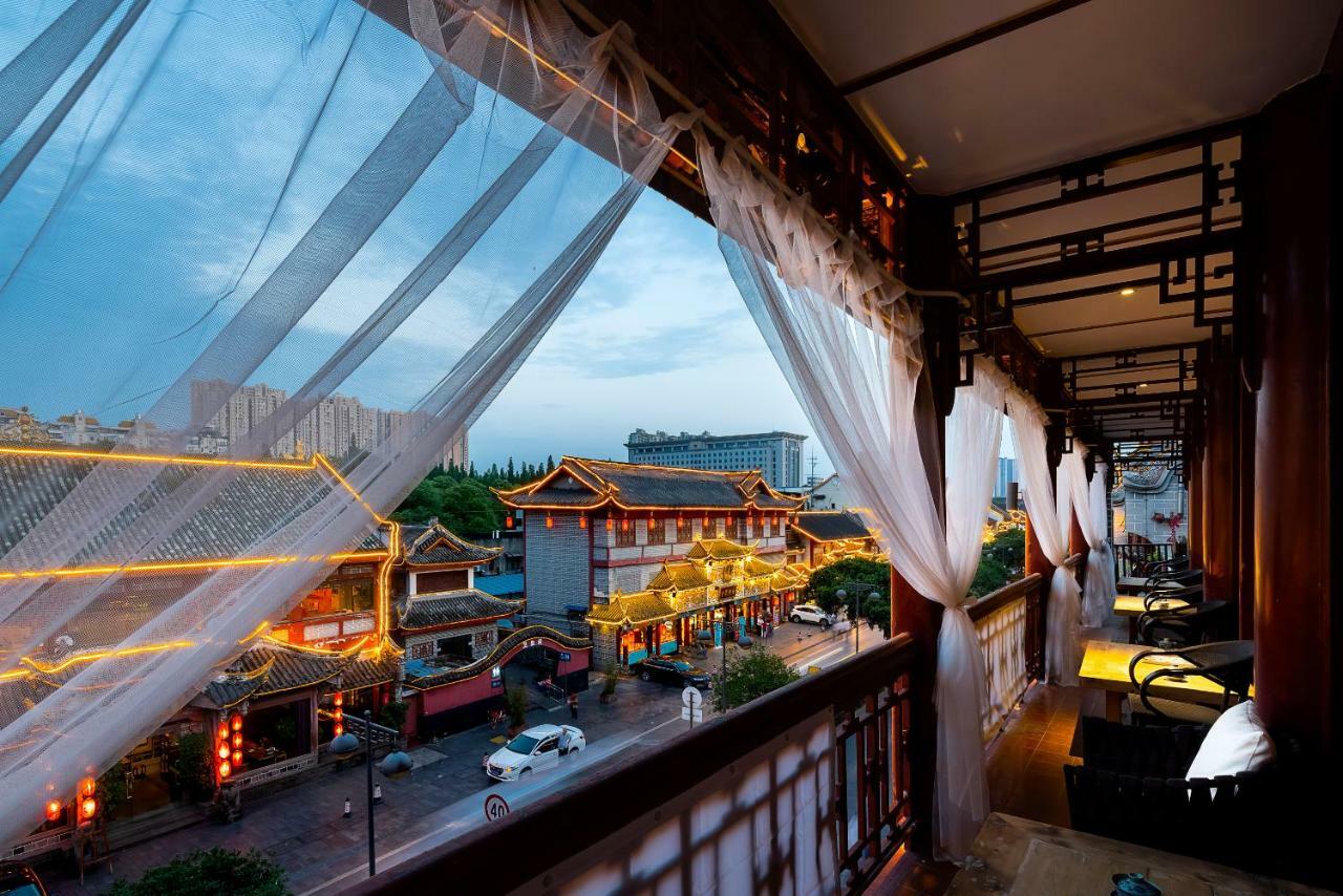 Qintai Tibetan Culture Boutique Hotel Chengdú Exterior foto